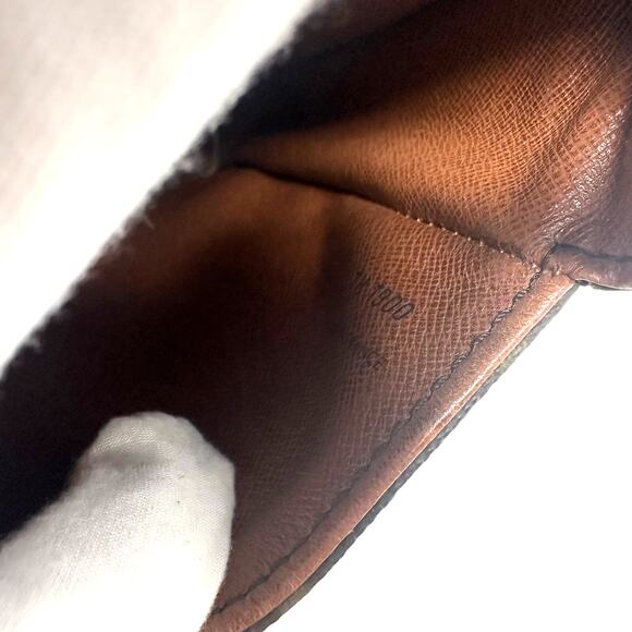 Louis Vuitton LV Monogram Saint Cloud GM Bag - Picture 9 of 14